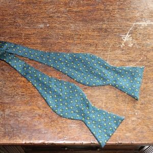 Brooks Brothers Silk Bow Tie!